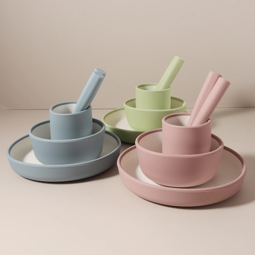 Modern Scandinavian Style 5-Piece Baby Feeding Set, Minimalist Two-Tone Silicone Bowls &amp; Plates, No-Suction Feeding Set Design